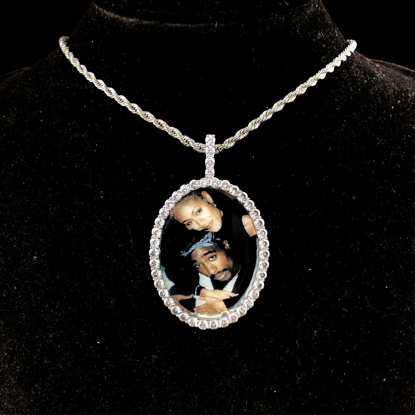 3D Oval Custom Picture Pendant