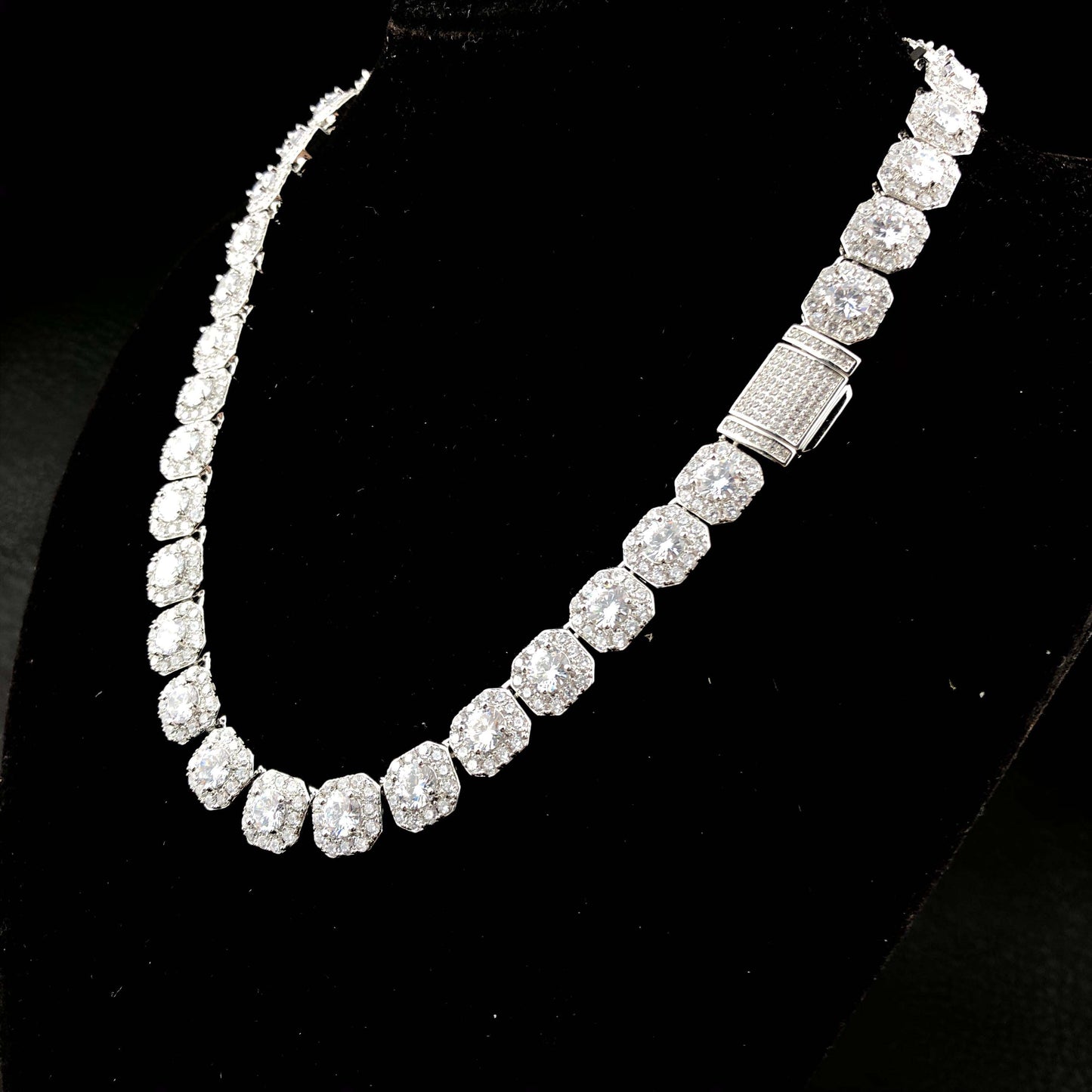 Clustered Mens Tennis Chain