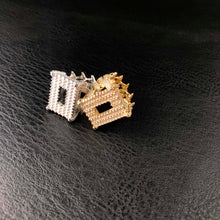 Load image into Gallery viewer, Baguette Diamond Clustered Ring O
