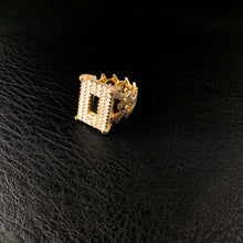 Load image into Gallery viewer, Baguette Diamond Clustered Ring O
